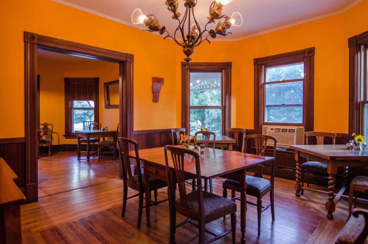 Heart Of The Village Bed & Breakfast In Shelburne Vt Eksteriør bilde