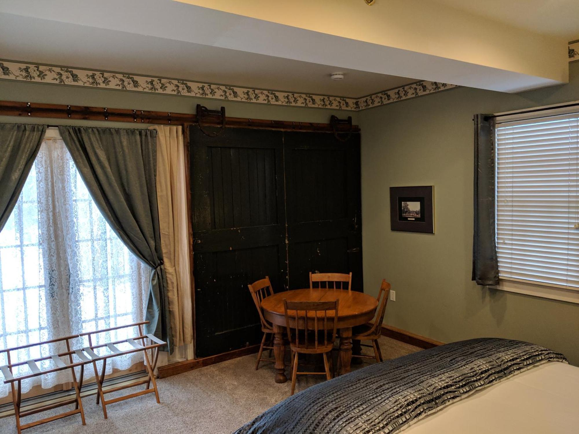 Heart Of The Village Bed & Breakfast In Shelburne Vt Rom bilde