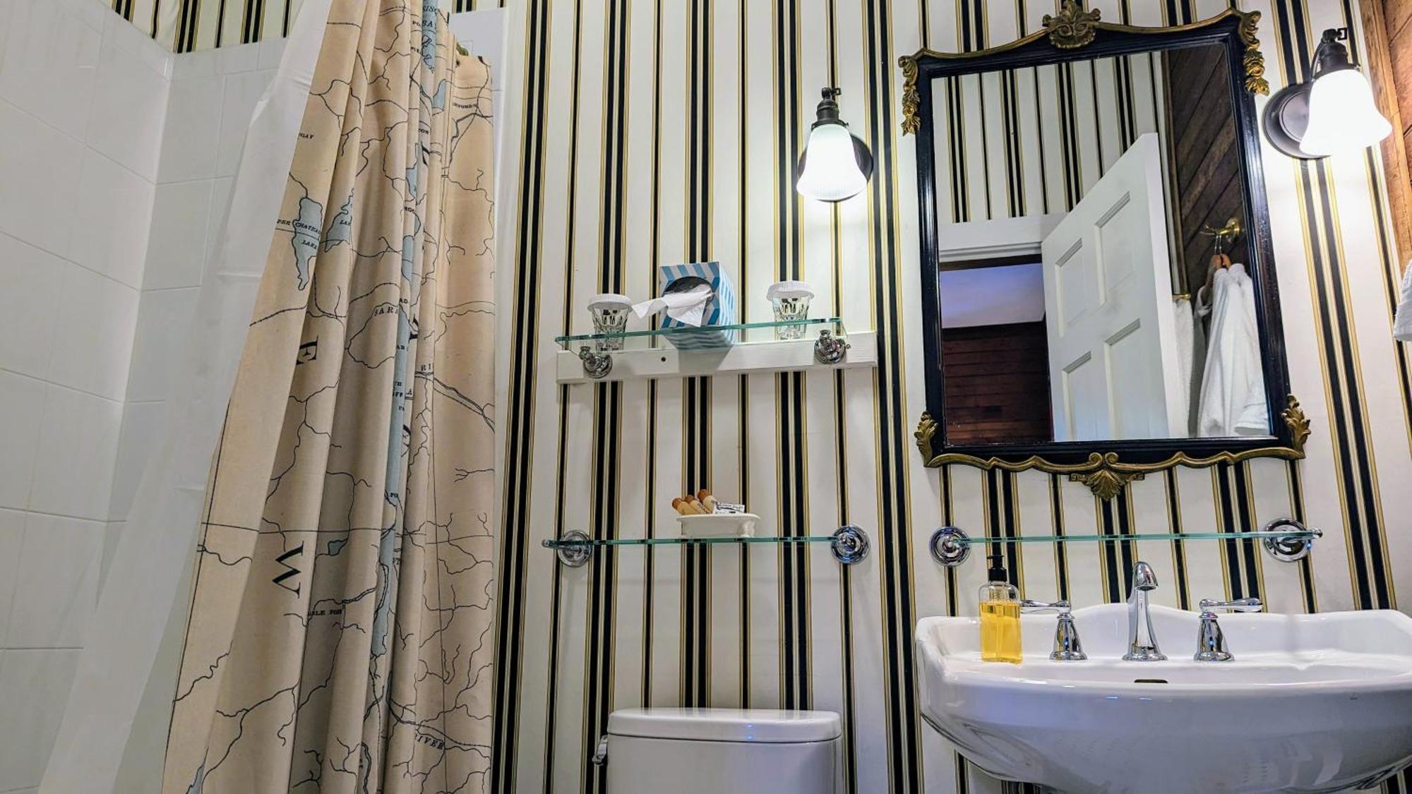 Heart Of The Village Bed & Breakfast In Shelburne Vt Rom bilde