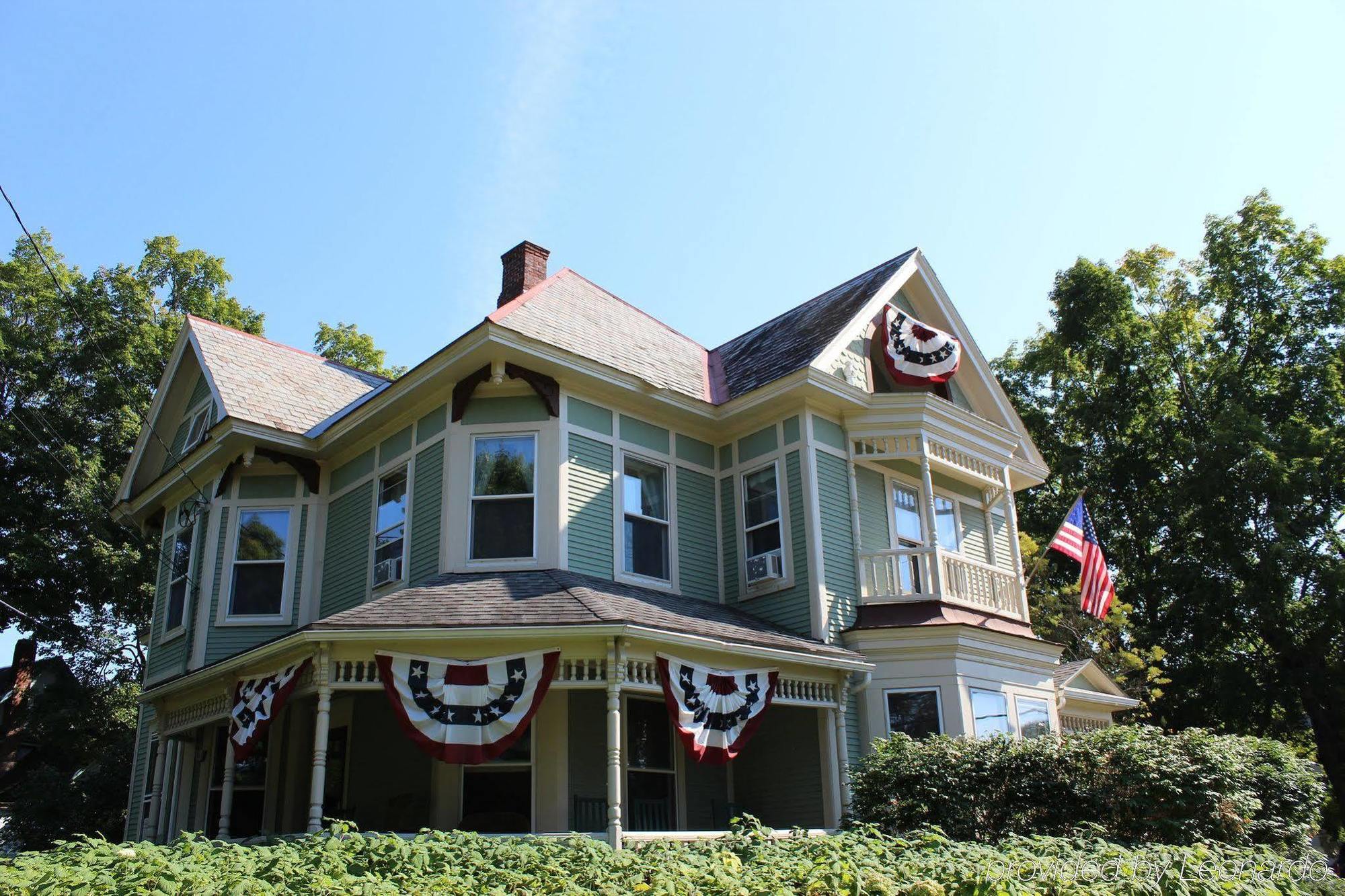 Heart Of The Village Bed & Breakfast In Shelburne Vt Eksteriør bilde