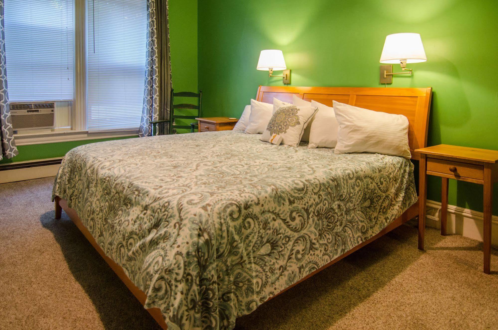 Heart Of The Village Bed & Breakfast In Shelburne Vt Eksteriør bilde